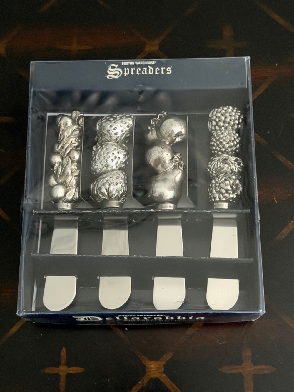 New Boston Warehouse Silver Fruit-Handle Spreader Set